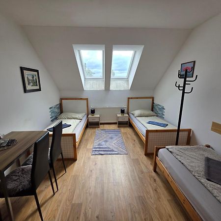 Farm Stay Nh Stables Nyrany Buitenkant foto