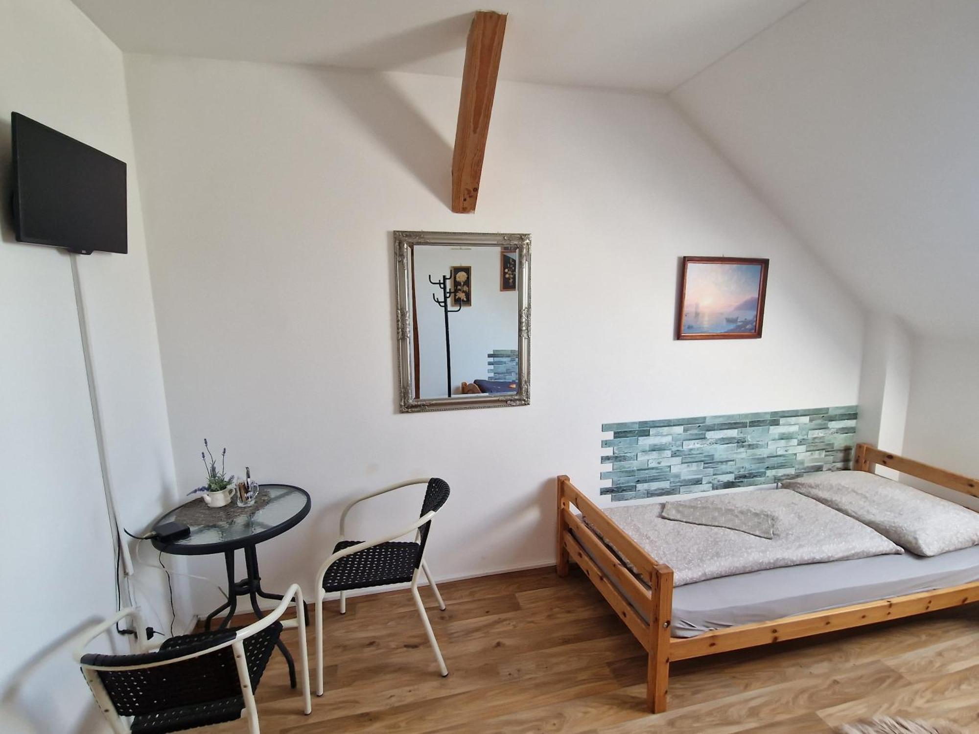 Farm Stay Nh Stables Nyrany Buitenkant foto