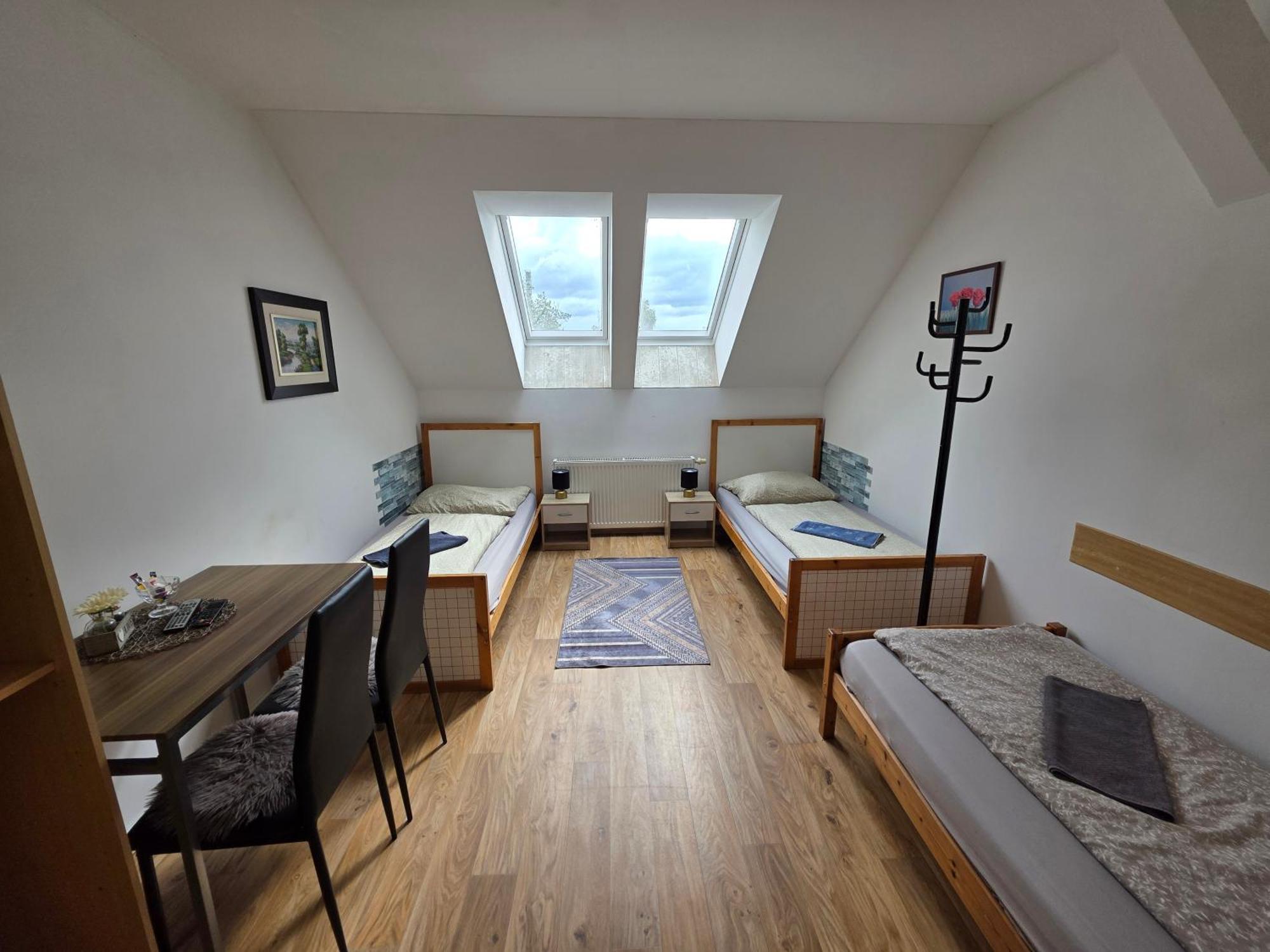Farm Stay Nh Stables Nyrany Buitenkant foto