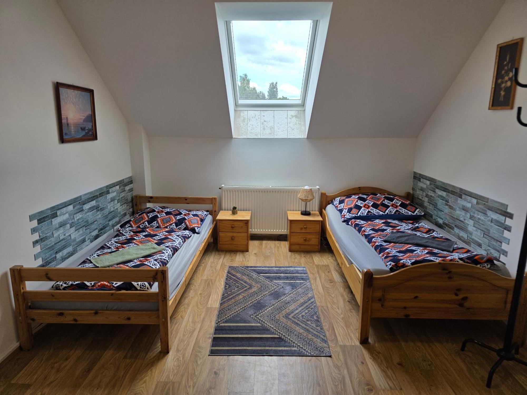 Farm Stay Nh Stables Nyrany Buitenkant foto
